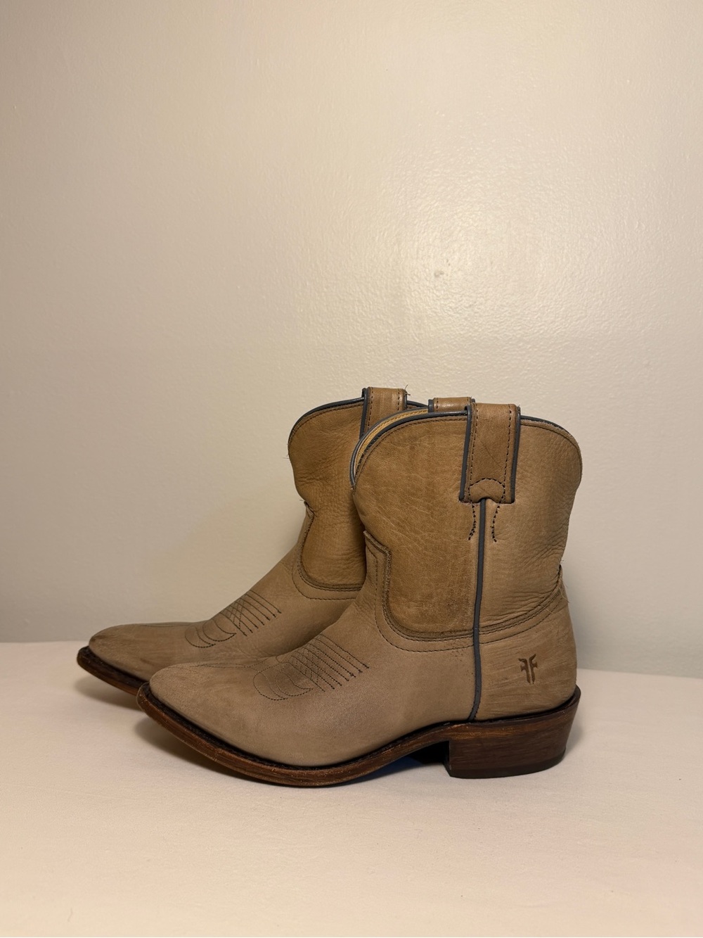 Frye Billy Short Womens Western Ankle Boots